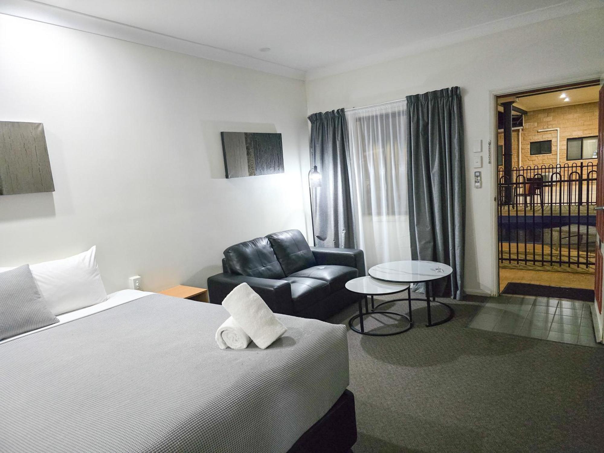 Ascot Lodge Motor Inn Kingaroy Exterior photo