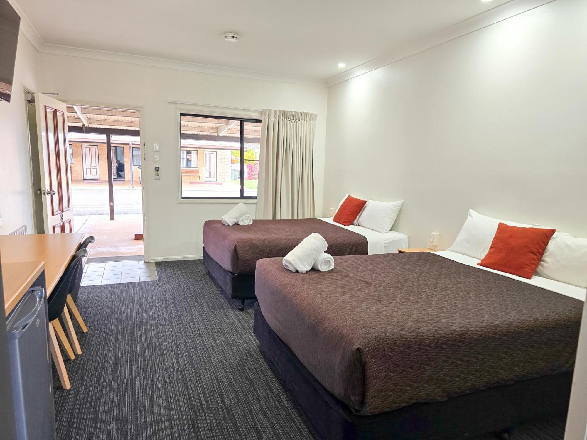 Ascot Lodge Motor Inn Kingaroy Exterior photo