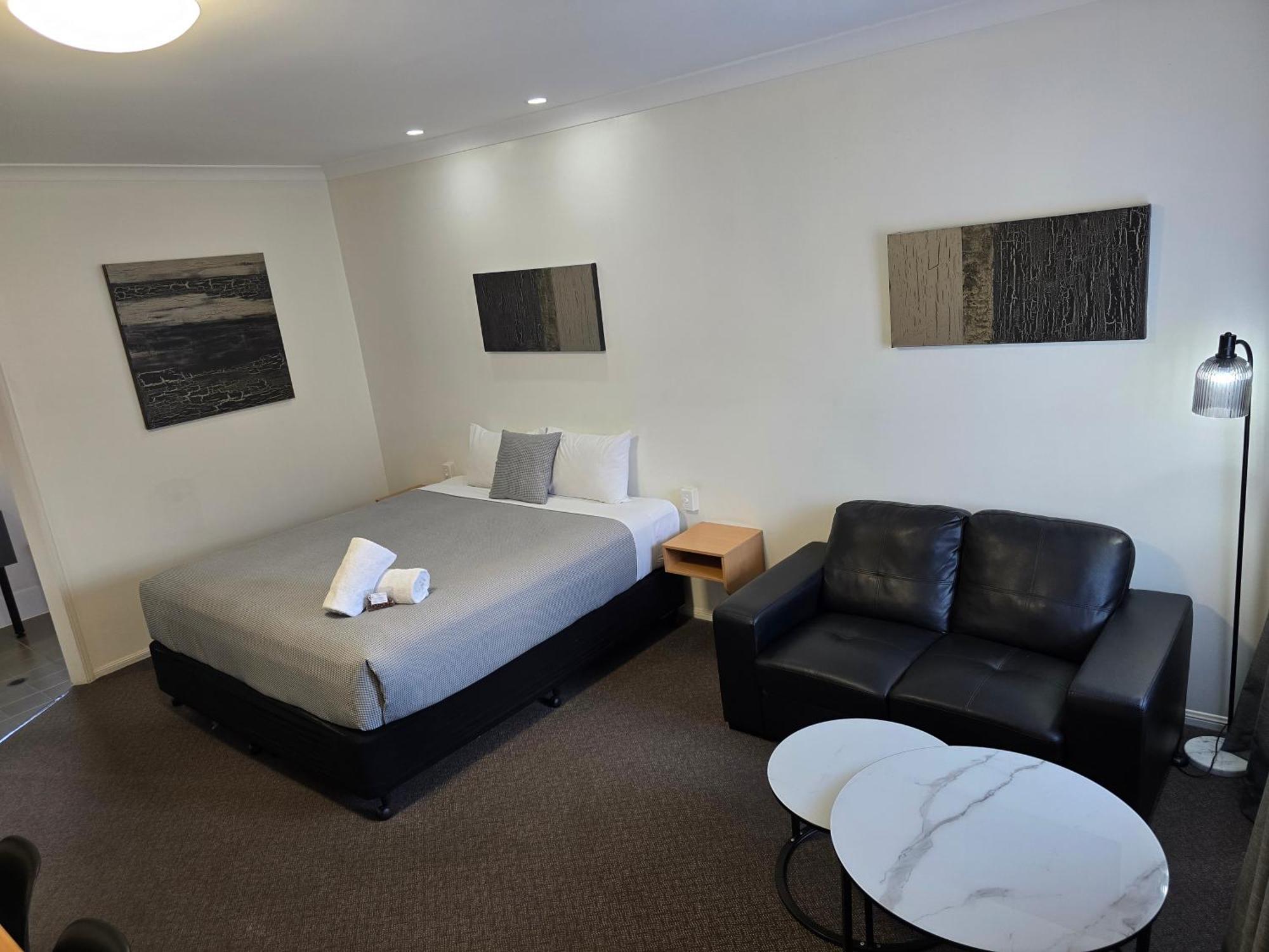 Ascot Lodge Motor Inn Kingaroy Exterior photo