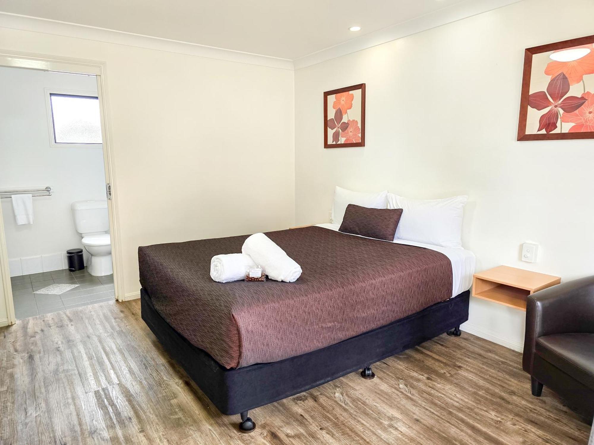 Ascot Lodge Motor Inn Kingaroy Exterior photo