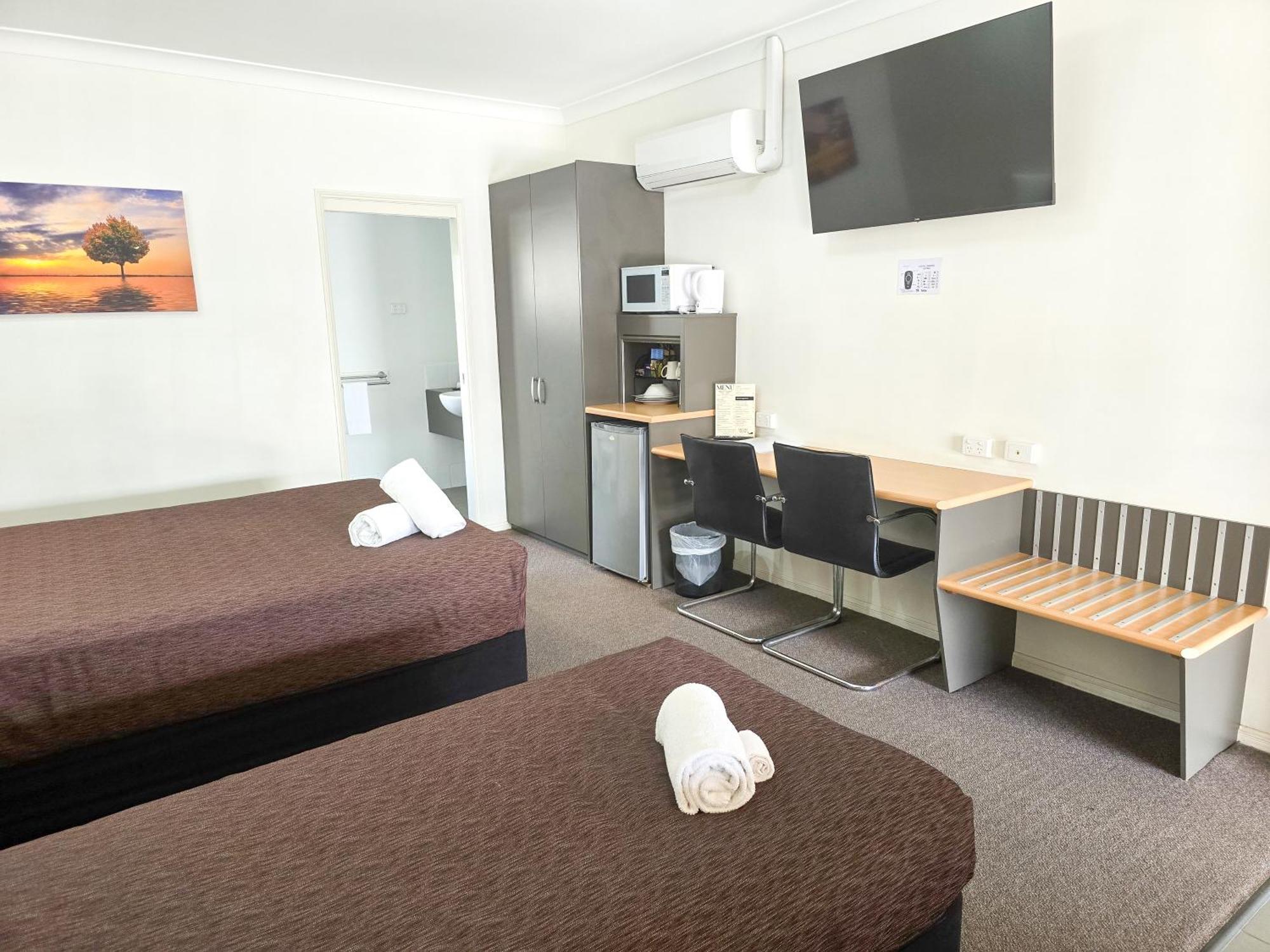 Ascot Lodge Motor Inn Kingaroy Exterior photo