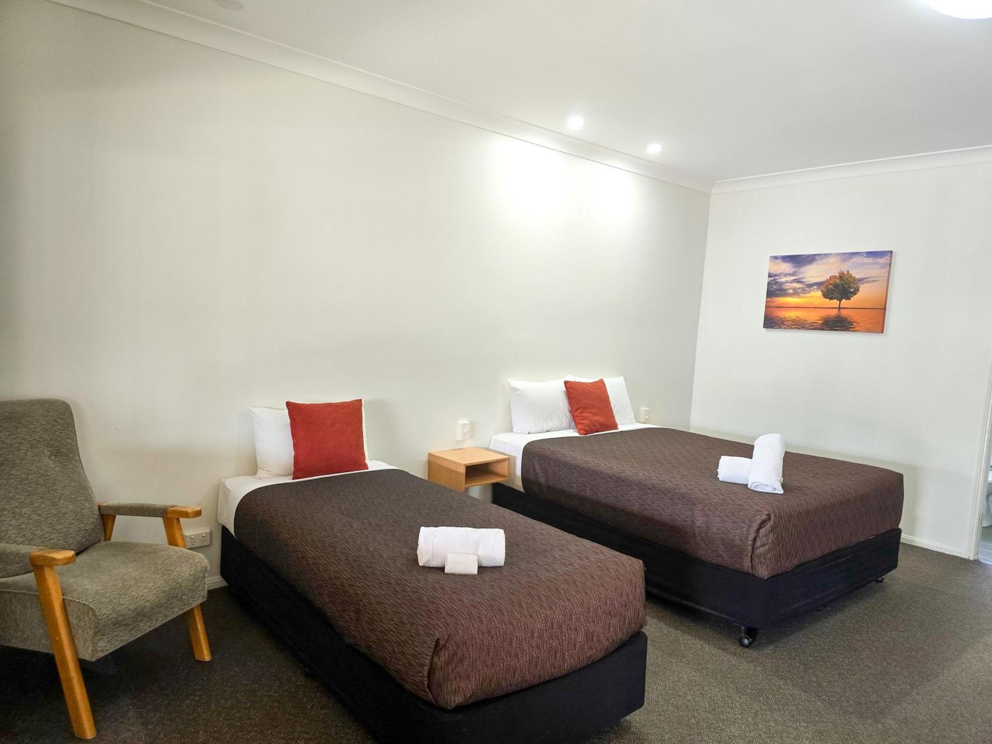 Ascot Lodge Motor Inn Kingaroy Exterior photo